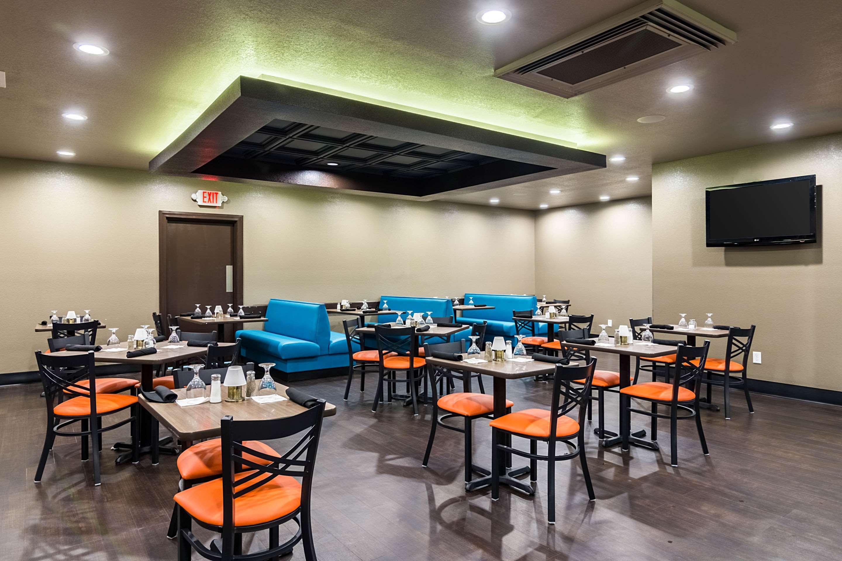 Clarion Inn & Suites Russellville I-40 Buitenkant foto